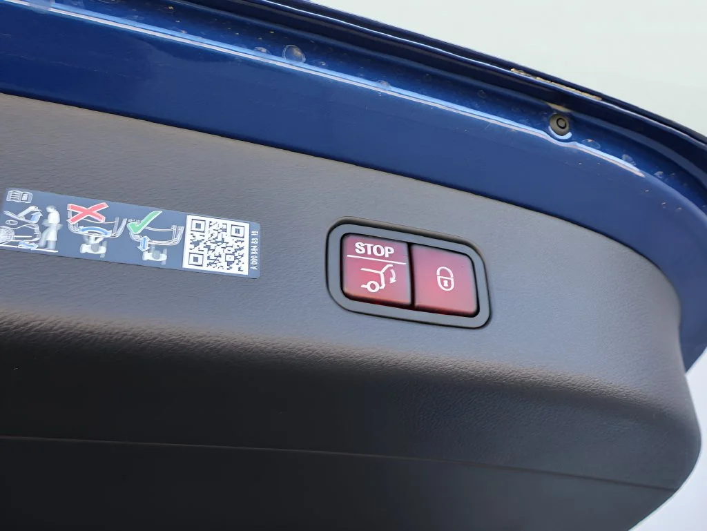 New 2027 Blue970 Mercedes-Benz GLC 300 image 18