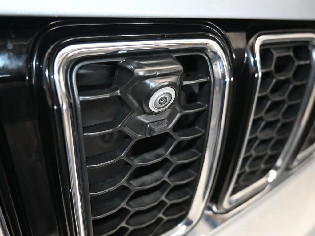 Used 2024 Silver Zynith Jeep Overland image 57