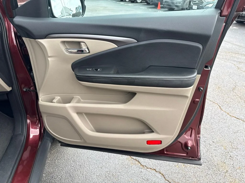 Certified Used 2018  Honda RTL-T image 33
