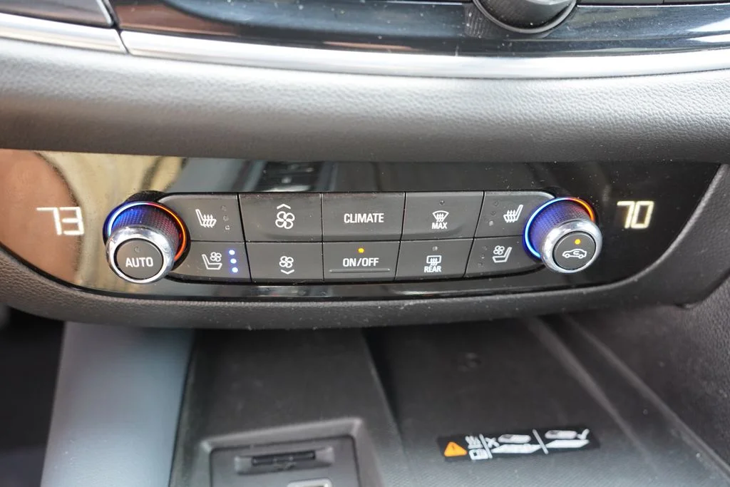 Used 2022 Summit White Buick Premium Group image 31