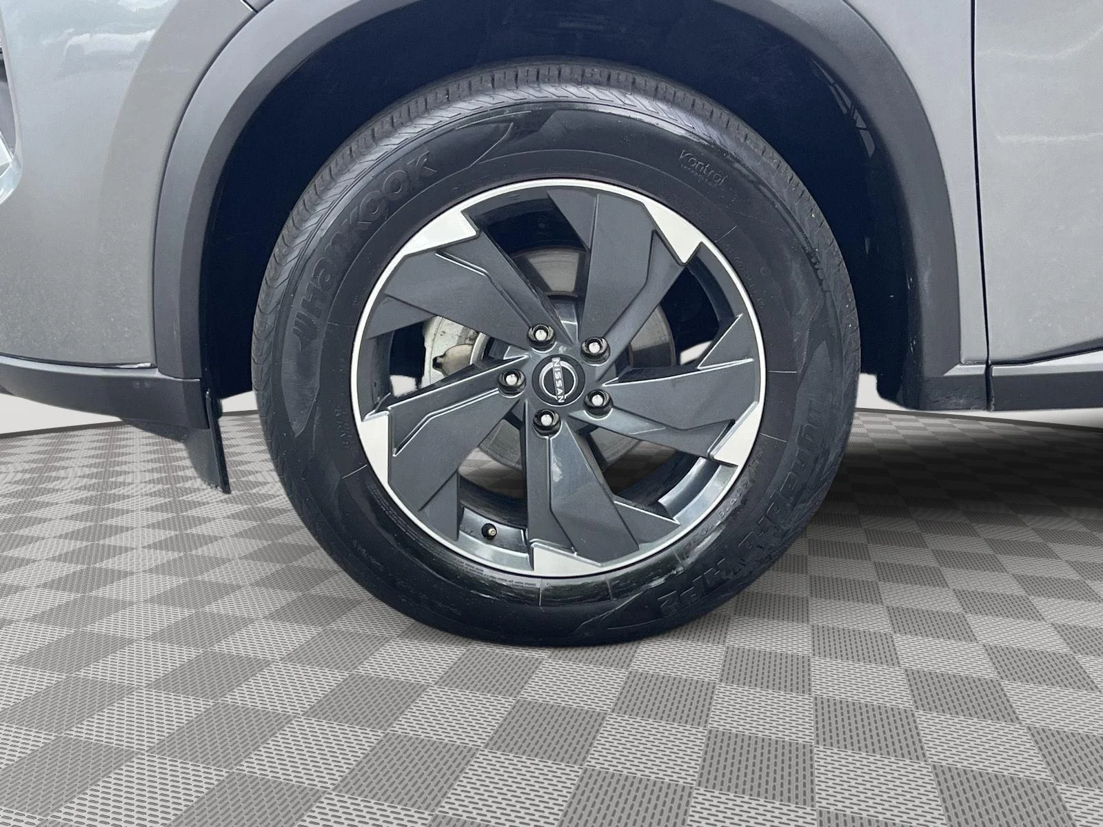 Used 2025 GRAY NISSAN  image 9