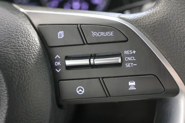 Used 2023 Gray Hyundai SEL image 12