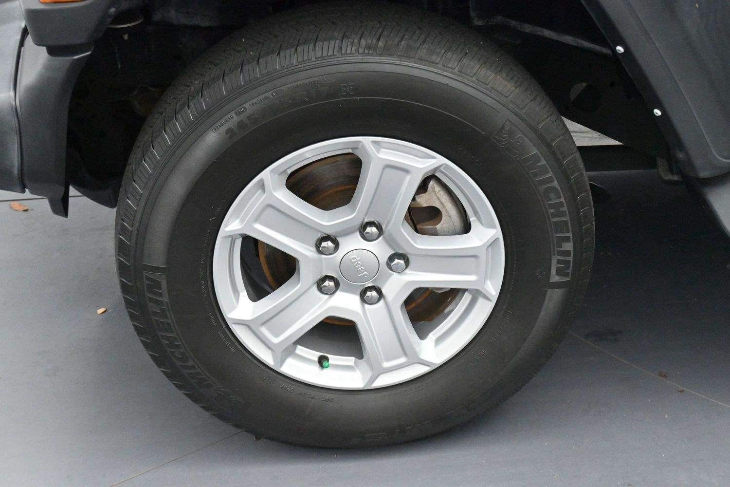 Used 2022 Granite Crystal Metallic Clearcoat Jeep Unlimited Sport S image 35