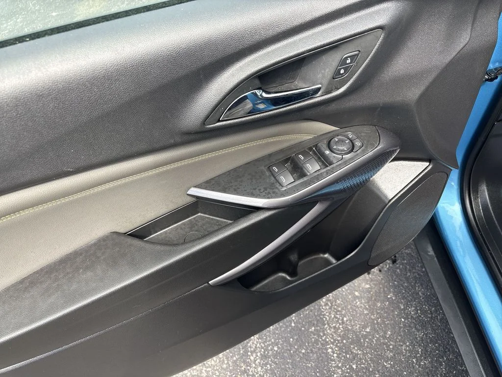 Used 2025 Blue Chevrolet ACTIV image 15