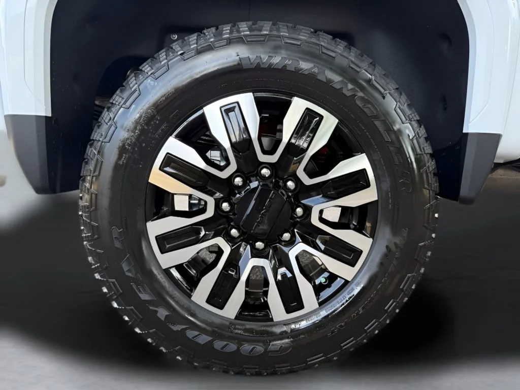 New 2026 Glacier White Tricoat GMC Denali Ultimate image 39