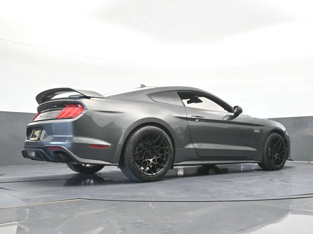 Used 2020 Magnetic Ford GT Premium image 48
