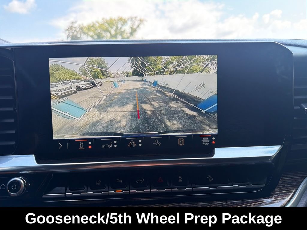 Used 2025 Silver GMC SLE image 23