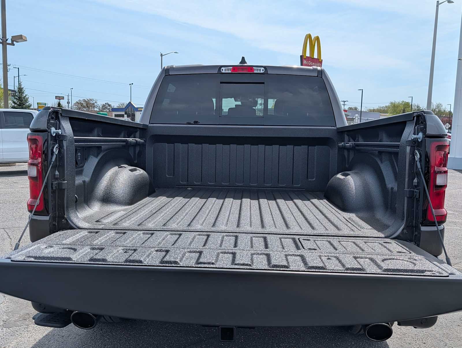 New 2026 Granite Crystal Metallic Clear-Coat Exterior Paint RAM Laramie image 13