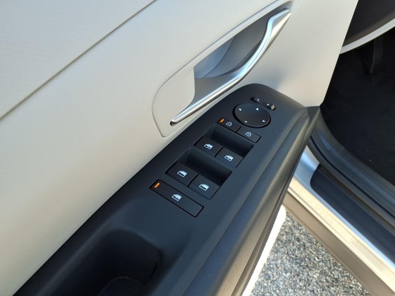 New 2026 Shimmering Silver Hyundai SEL FWD image 15