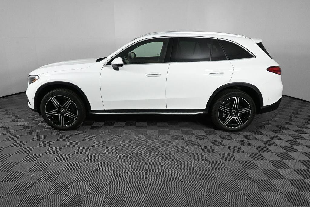 New 2026 Polar White Mercedes-Benz GLC 300 image 41