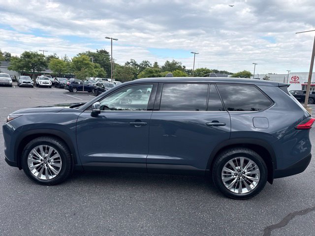 Certified Used 2024 Cloud Toyota Platinum image 9
