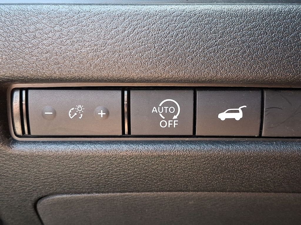 Used 2023 Gray Nissan SV image 25
