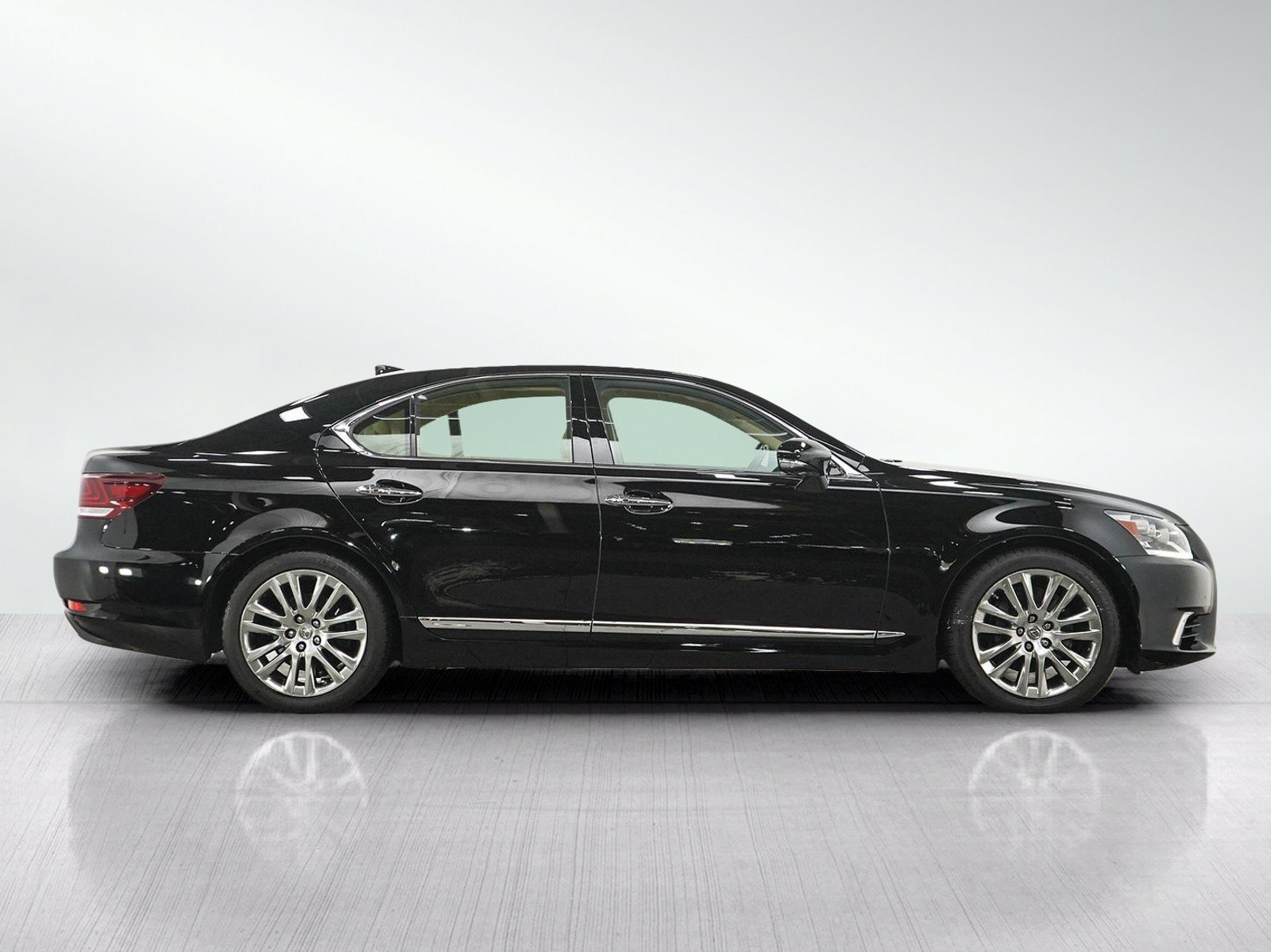Used 2015 Obsidian Lexus 460 image 6