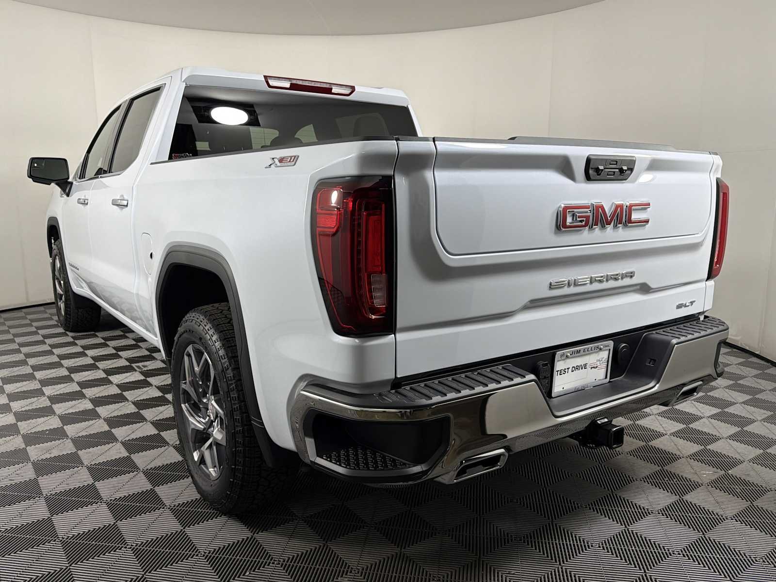 New 2026 Glacier White Tricoat GMC SLT image 4