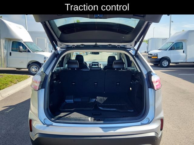 Used 2022 Silver Ford SEL image 32
