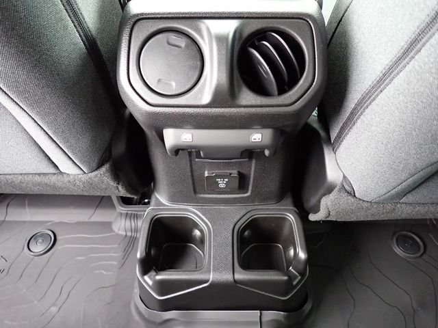 2025 Jeep Wrangler 4-Door Sahara - Photo 14