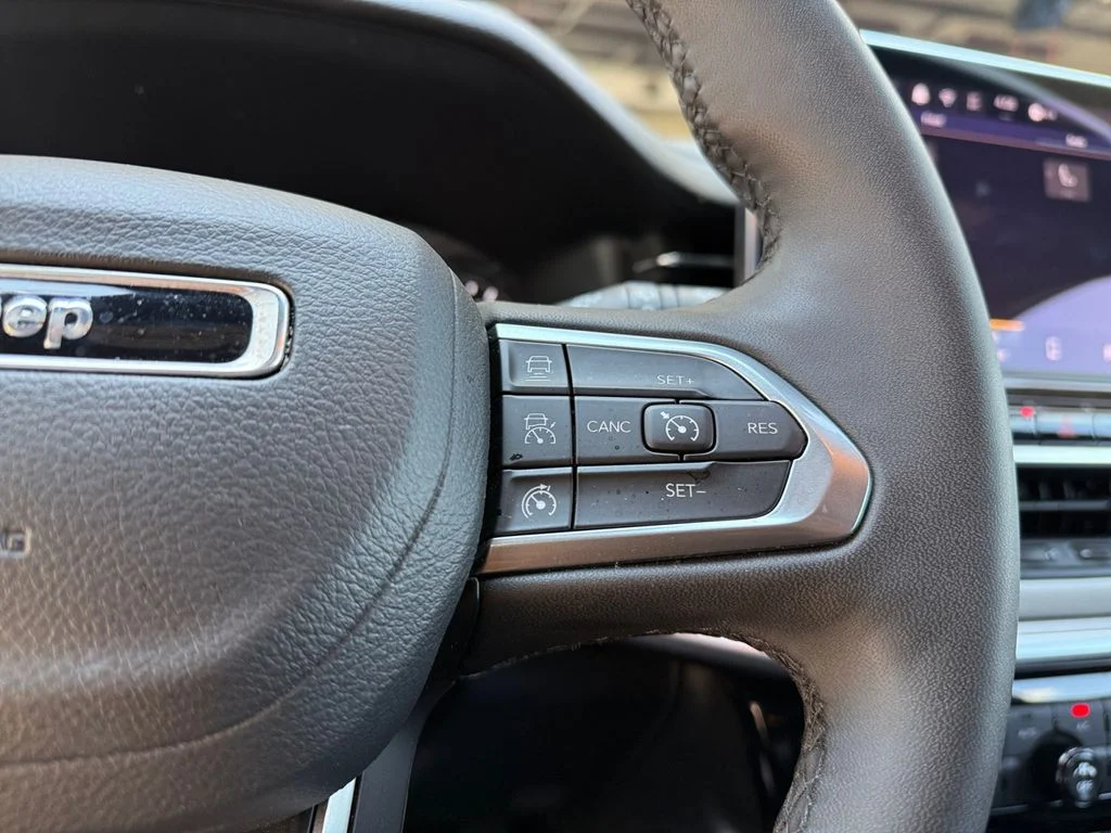 Used 2025 Black Jeep Limited image 25