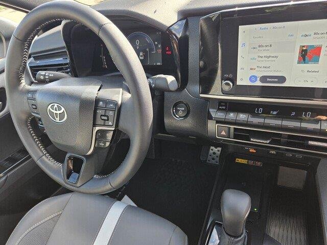 Used 2026 Ice Cap Toyota SE image 30