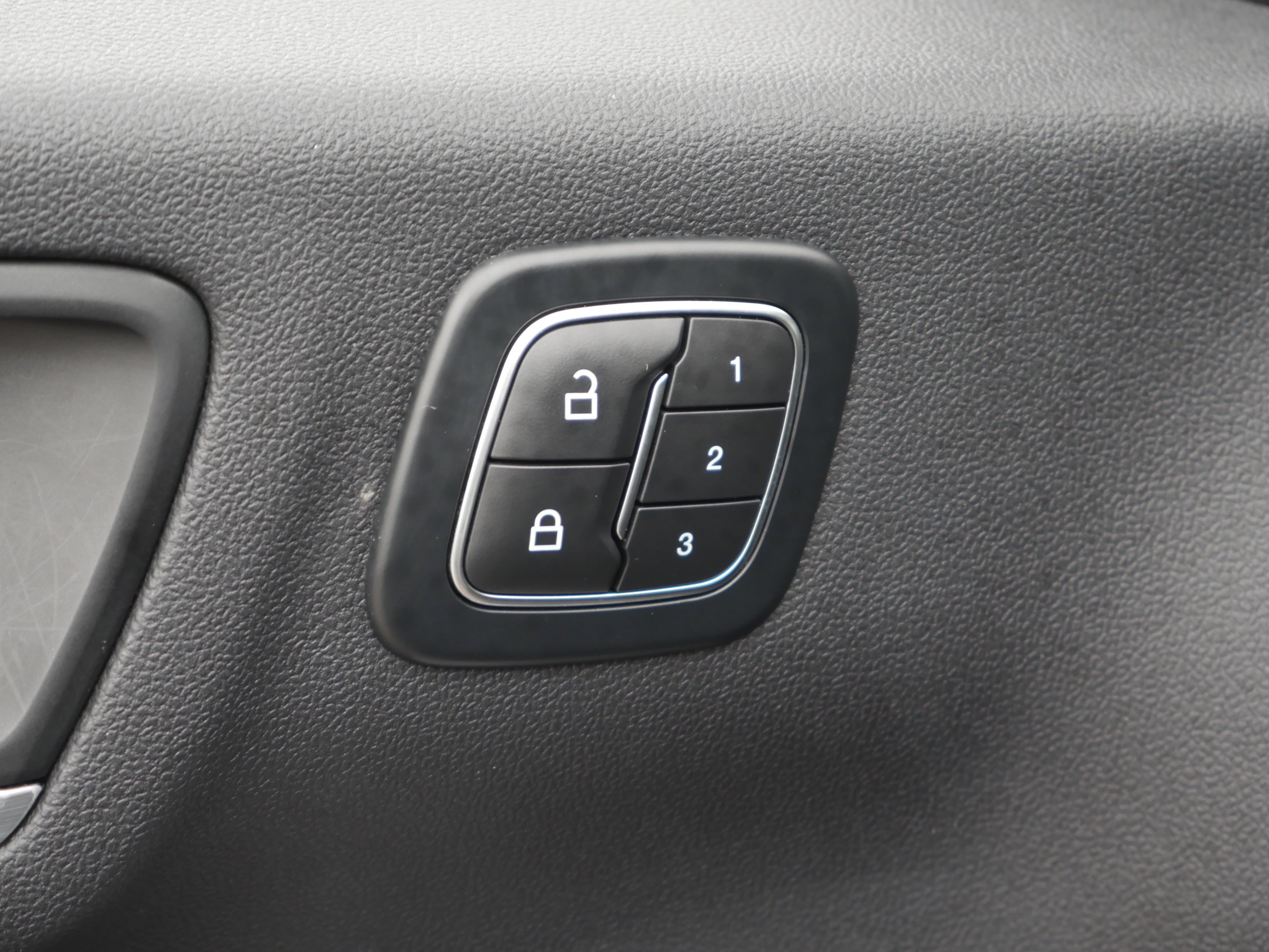 2025 Ford Escape Platinum - Photo 35