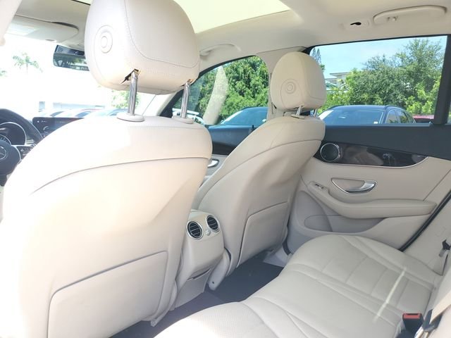 Used 2021  Mercedes-Benz GLC 300 image 21
