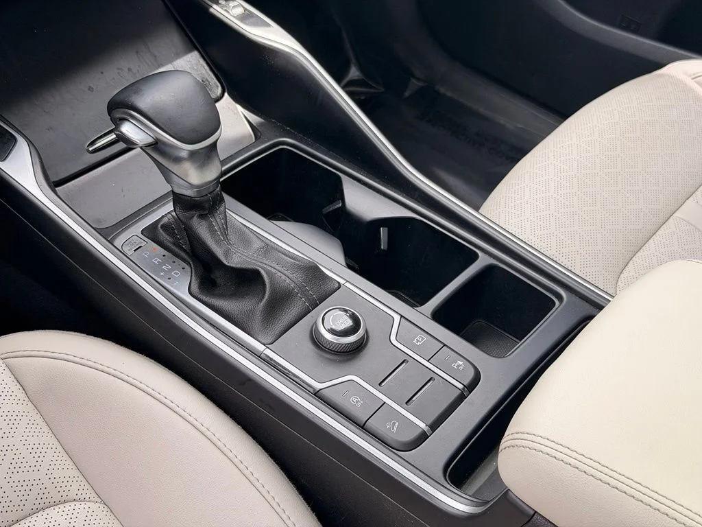 Used 2022 Silver Kia S image 22