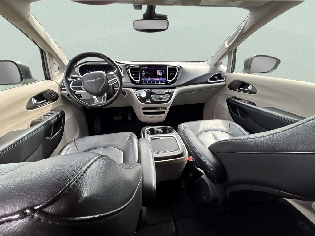 Used 2021 Gray Chrysler Touring L image 21