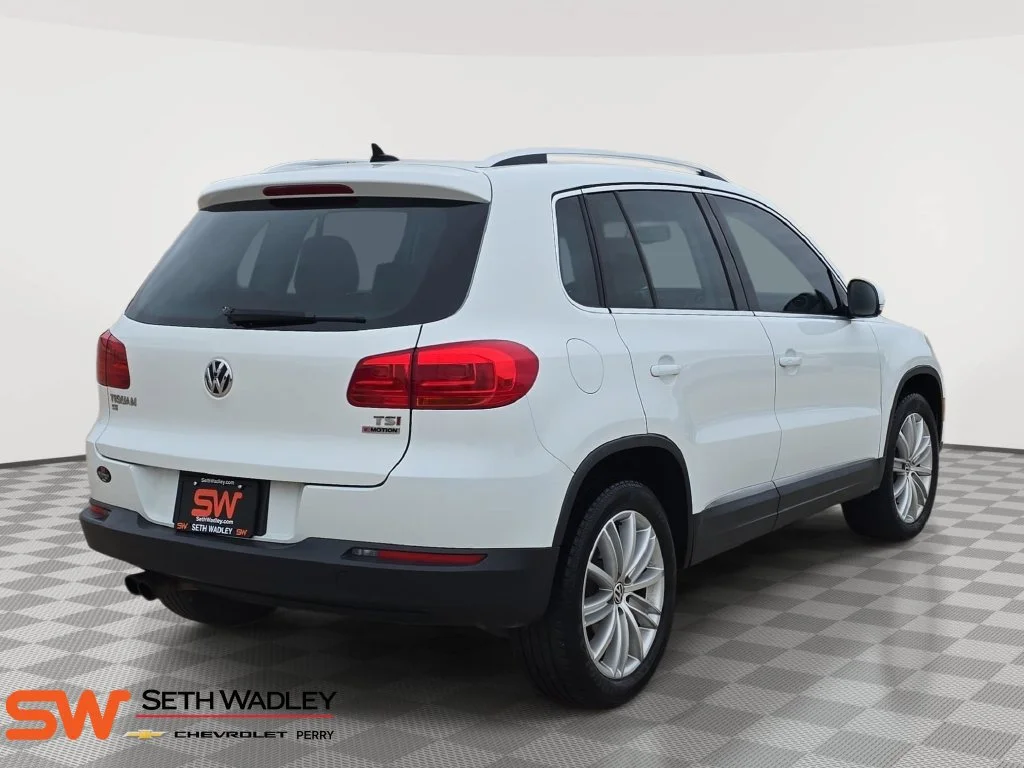 Used 2016 White Volkswagen SE image 7