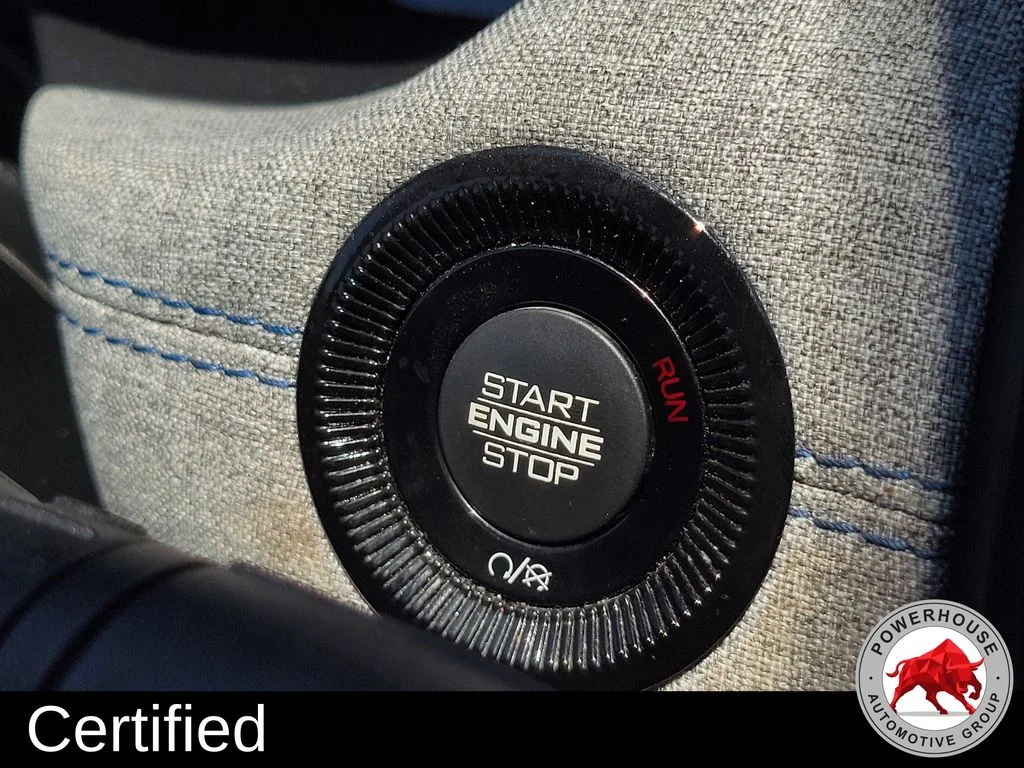 Used 2024 White Jeep Latitude image 35