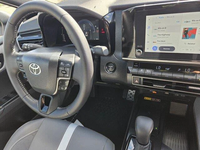 Used 2026 Ice Cap Toyota SE image 30