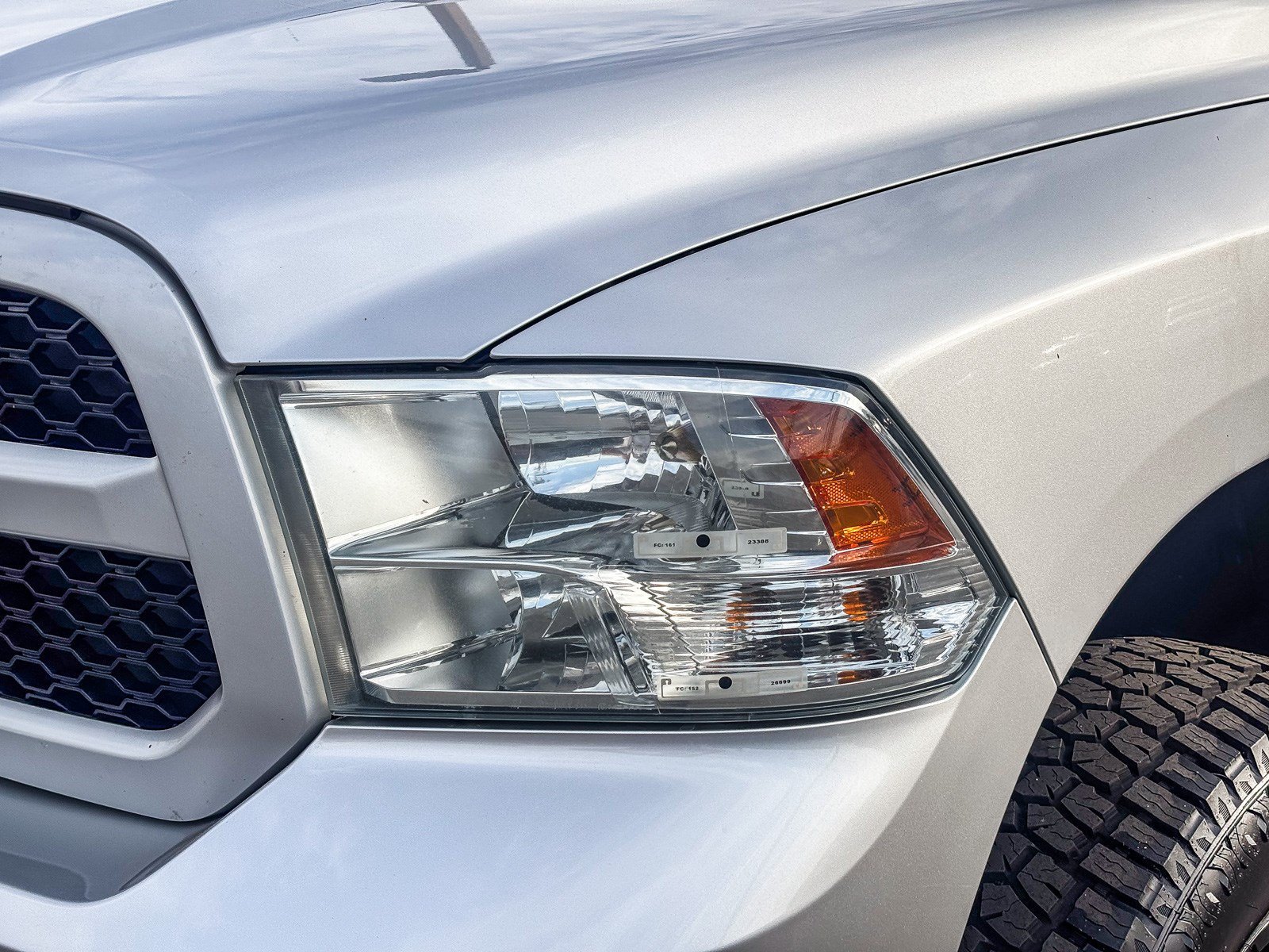 Used 2018 Bright Silver Metallic Clearcoat Ram Express image 8
