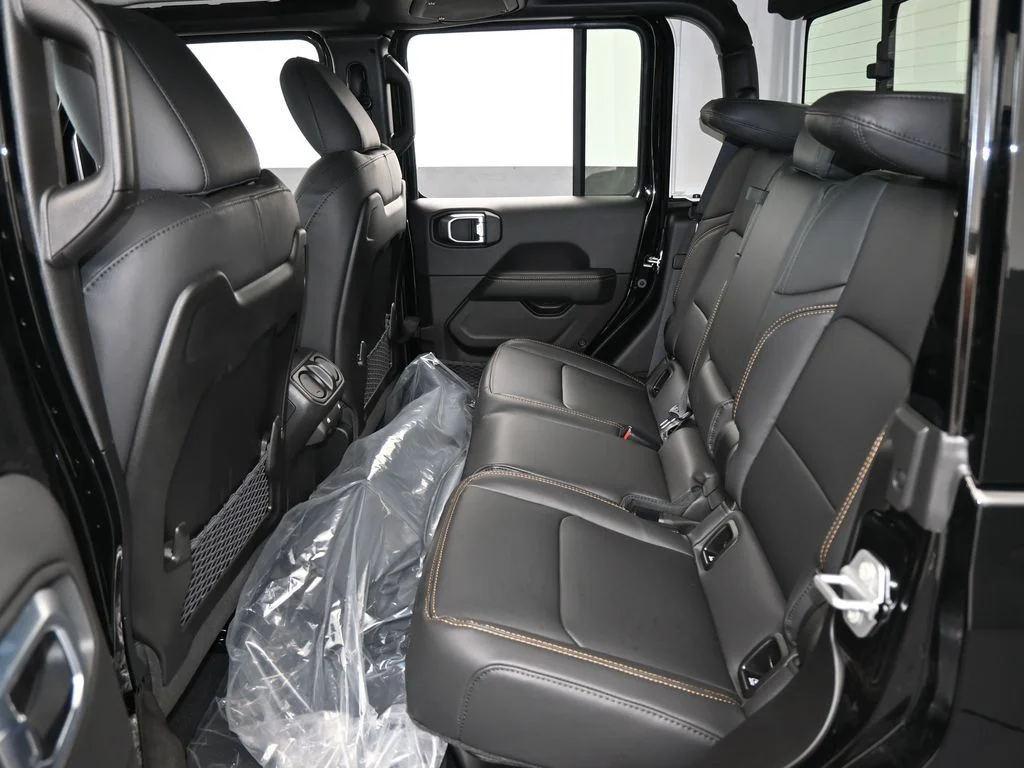 New 2026 Black Clear-Coat Exterior Paint Jeep Sahara image 29