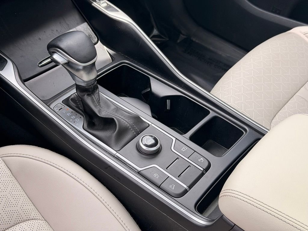 Used 2022 Silver Kia S image 22