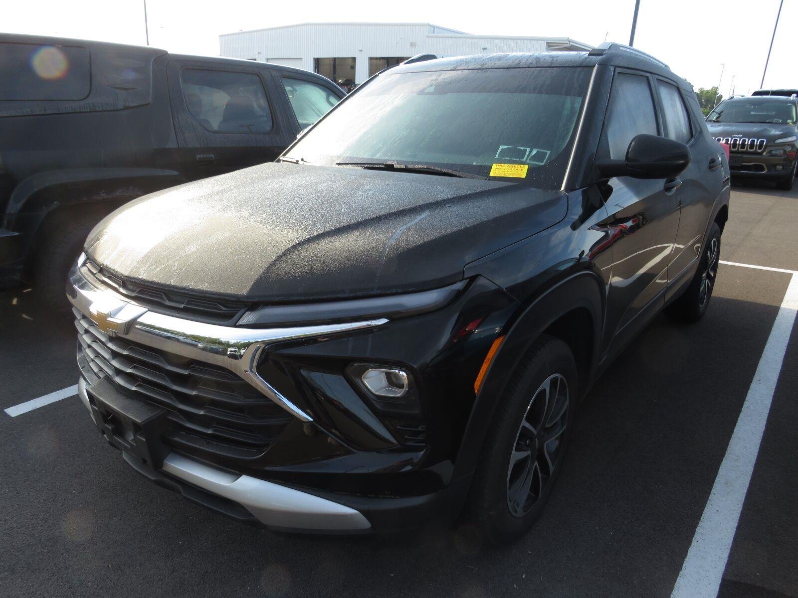 Used 2026 Mosaic Black Metallic Chevrolet LT image 6