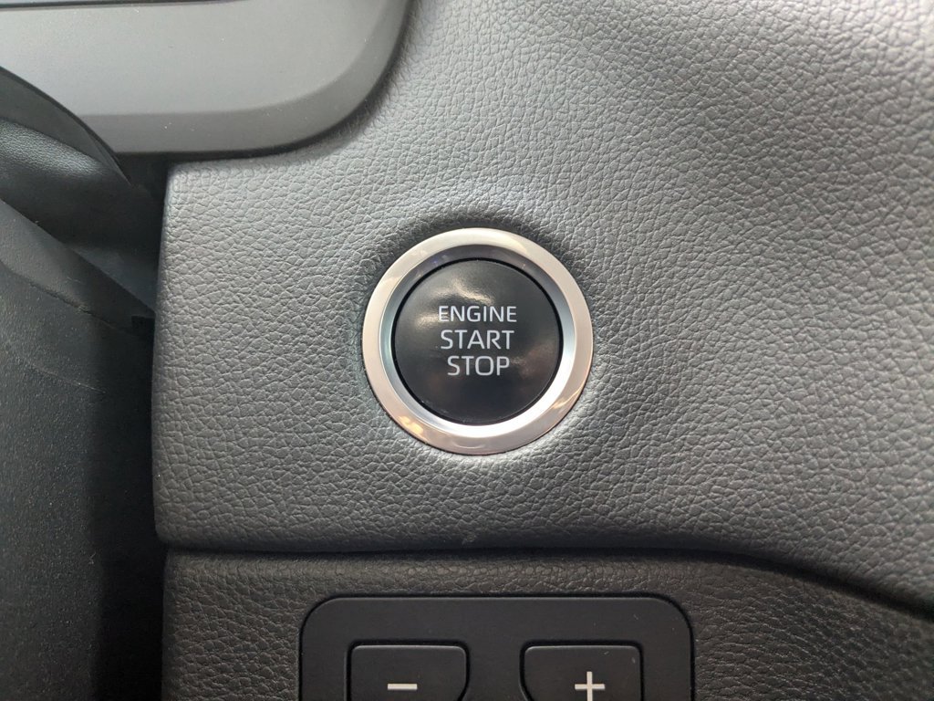 Used 2023  Toyota Limited image 19