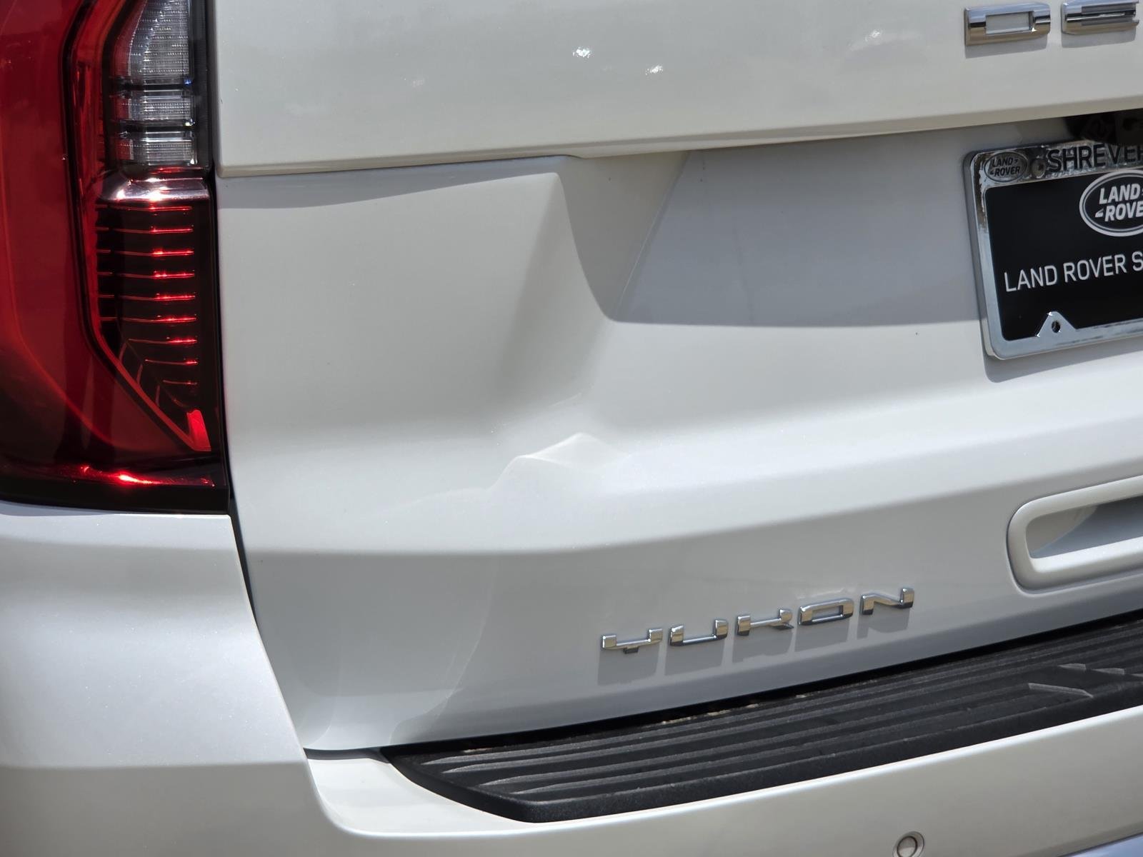 Used 2025 White Frost Tricoat GMC Denali image 8