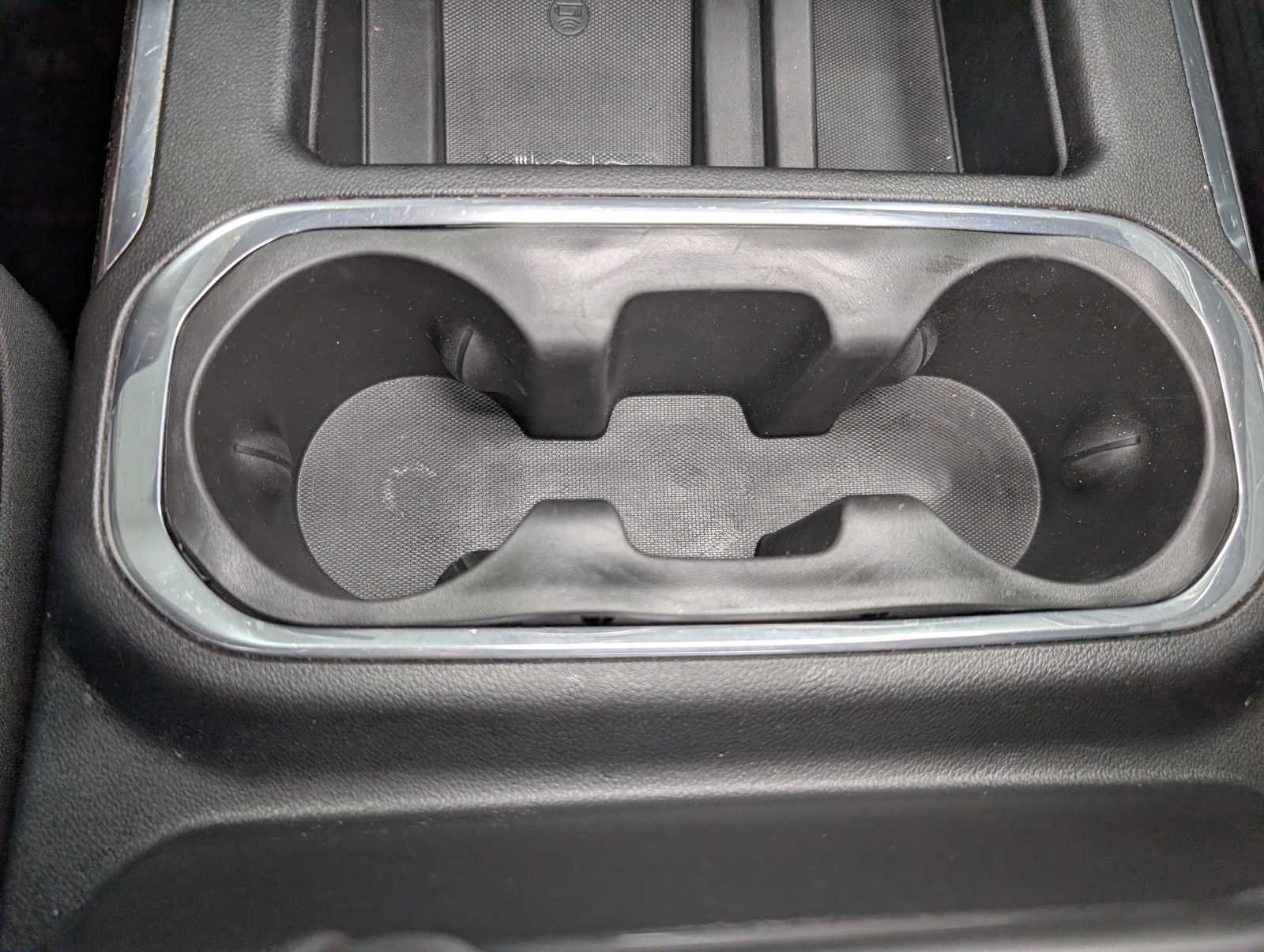 Used 2020 Shadow Gray Metallic Chevrolet LTZ image 27