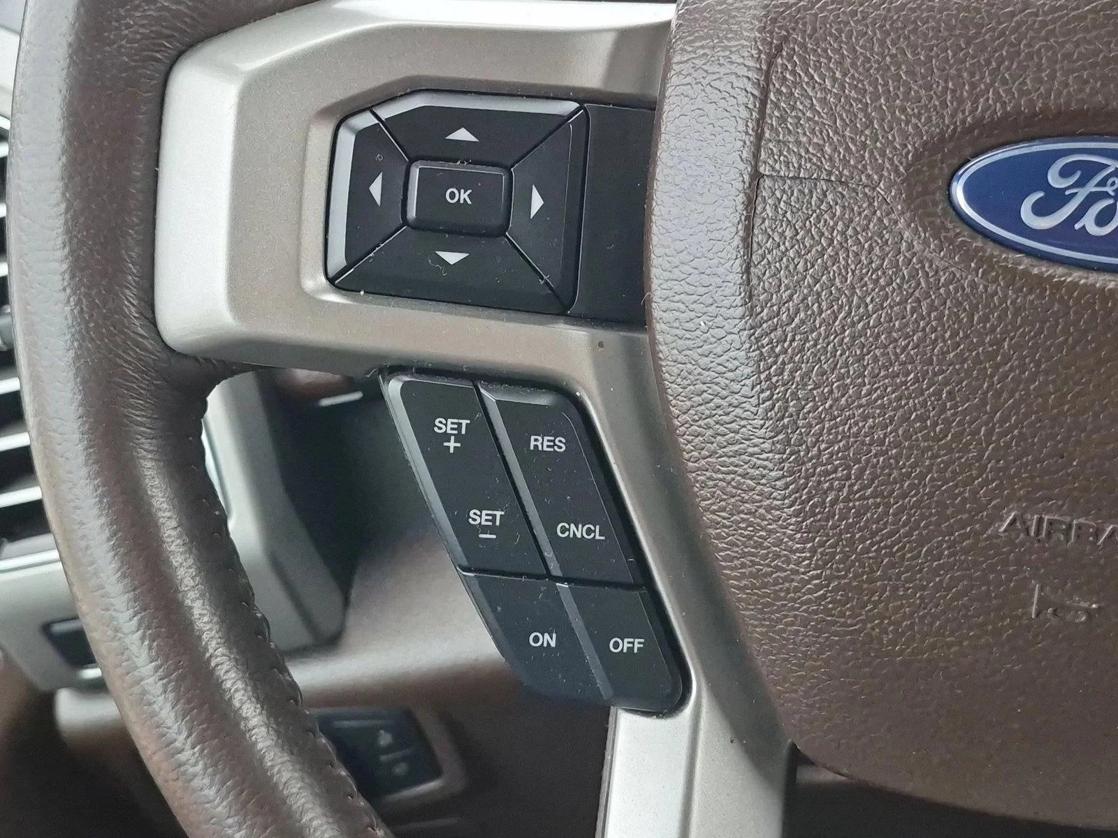 Used 2018 Black Velvet Ford King Ranch image 17
