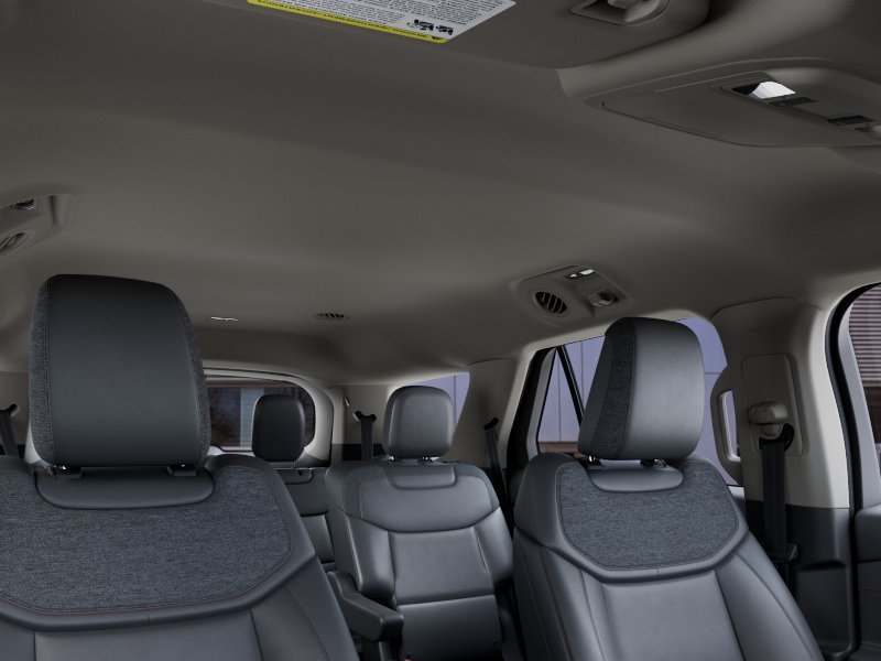 New 2027 Avalanche Gray Ford Active image 22
