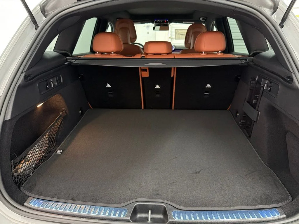 New 2027 White Mercedes-Benz GLC 300 image 27