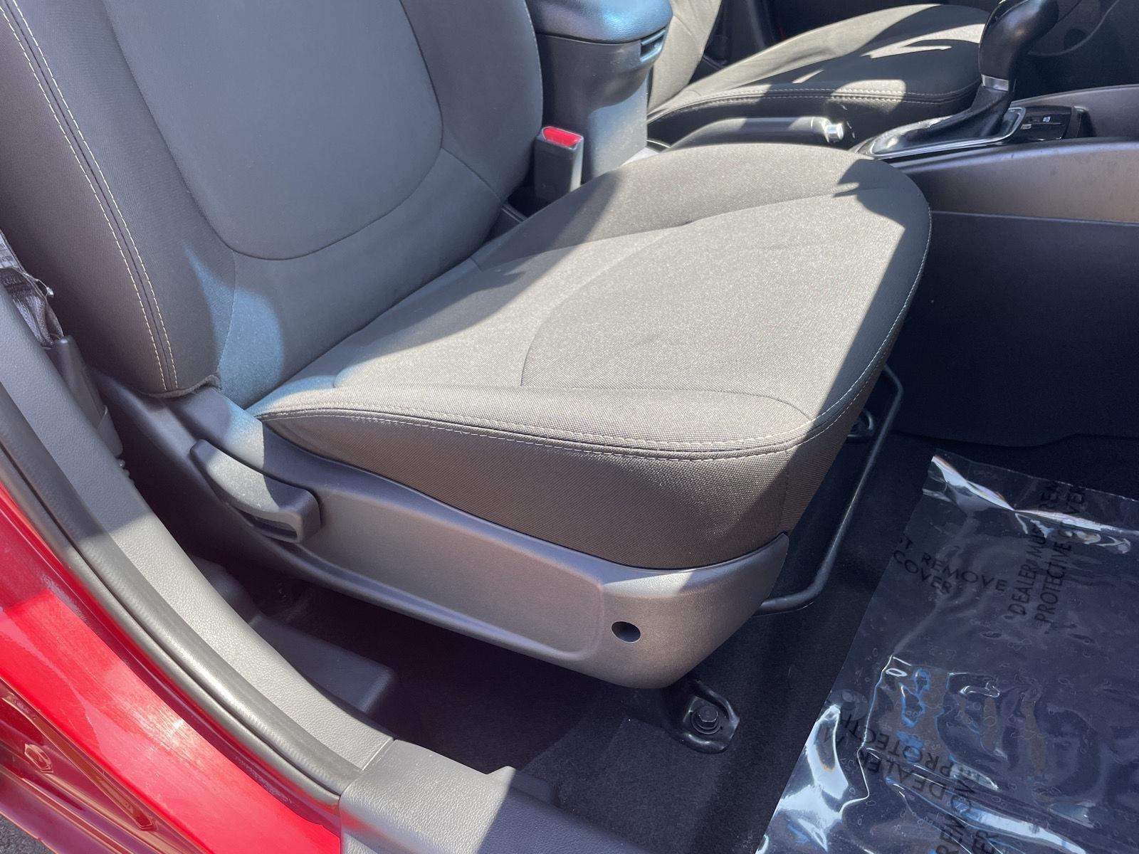 Used 2012 Molten Kia + image 21
