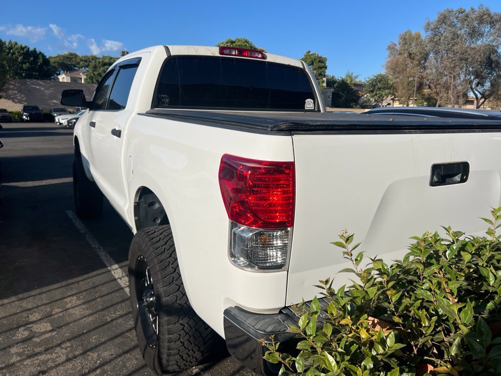 Used 2013 Super White Toyota Grade image 6