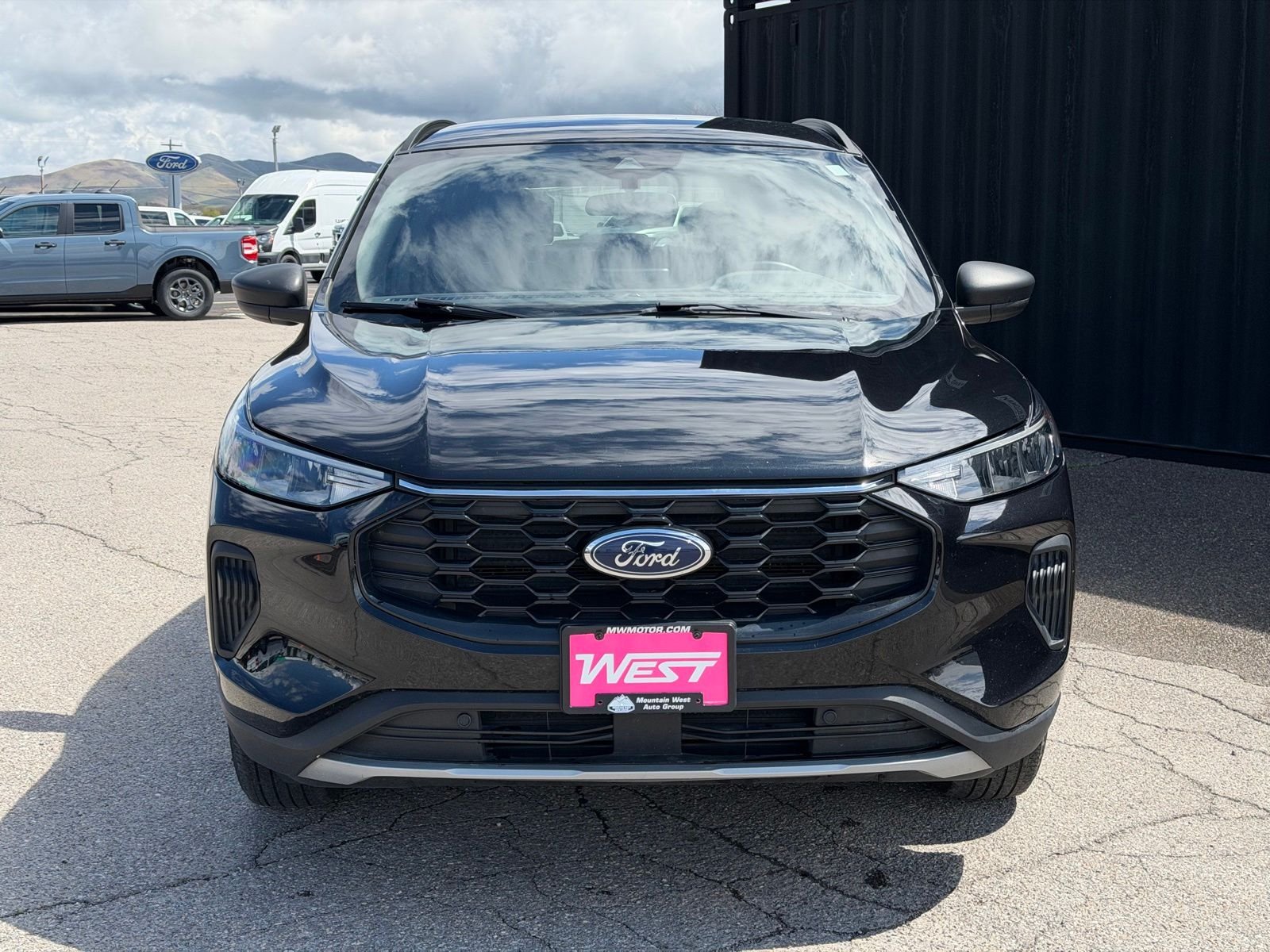 View vehicle photo 2