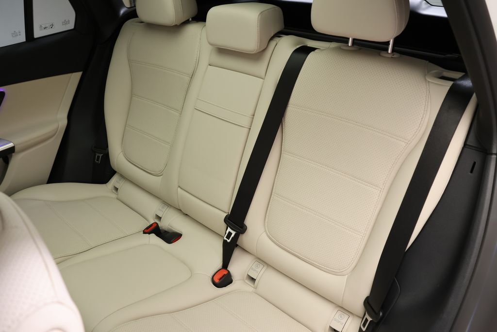 Certified Used 2026 Polar White Mercedes-Benz GLC 300 image 43