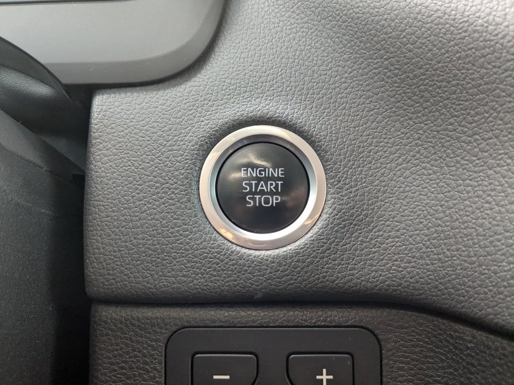 Used 2023  Toyota Limited image 19