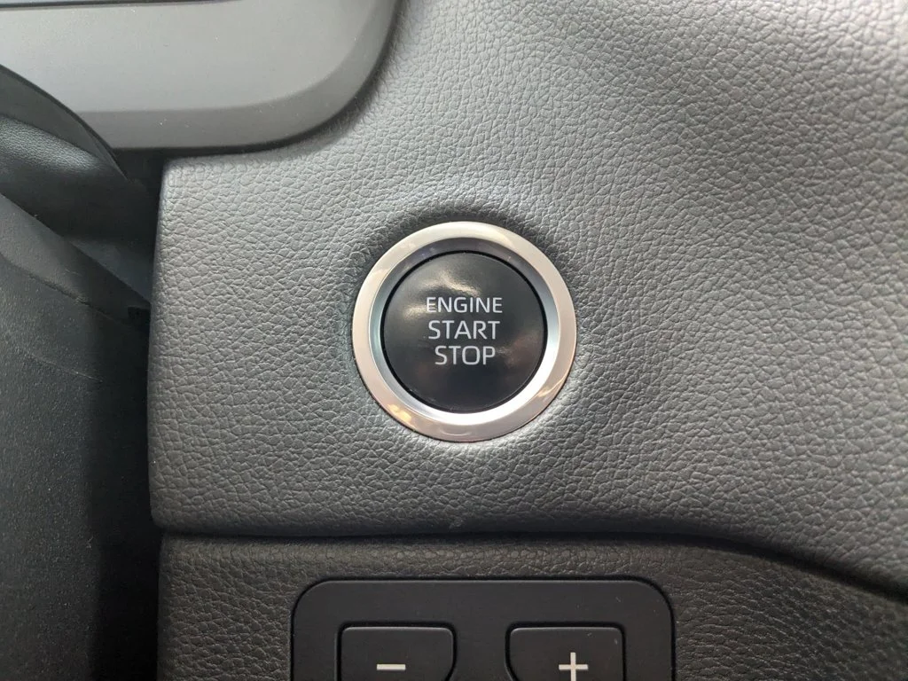 Used 2023  Toyota Limited image 19