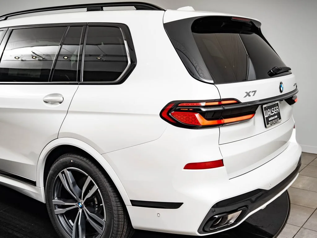 New 2027 White Metallic BMW xDrive40i image 19