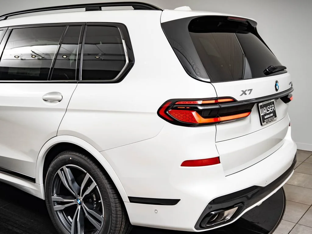 New 2027 Mineral White Metallic BMW xDrive40i image 19