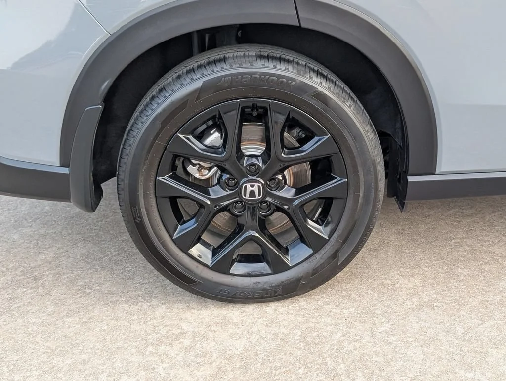 Used 2025  Honda Sport image 3