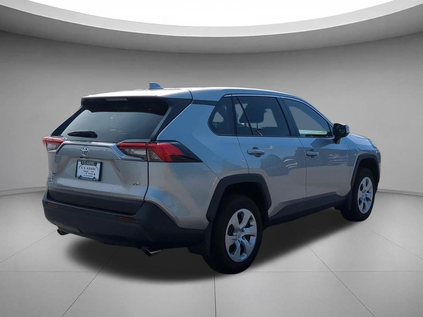 Used 2025 Silver Sky Metallic Toyota LE image 5