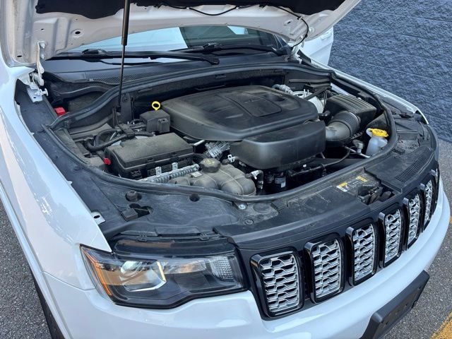 Used 2022 White Jeep Laredo X image 18